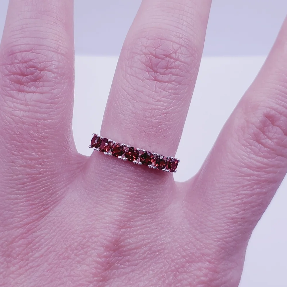 Round Genuine Garnet 925 Sterling Silver Band Ring